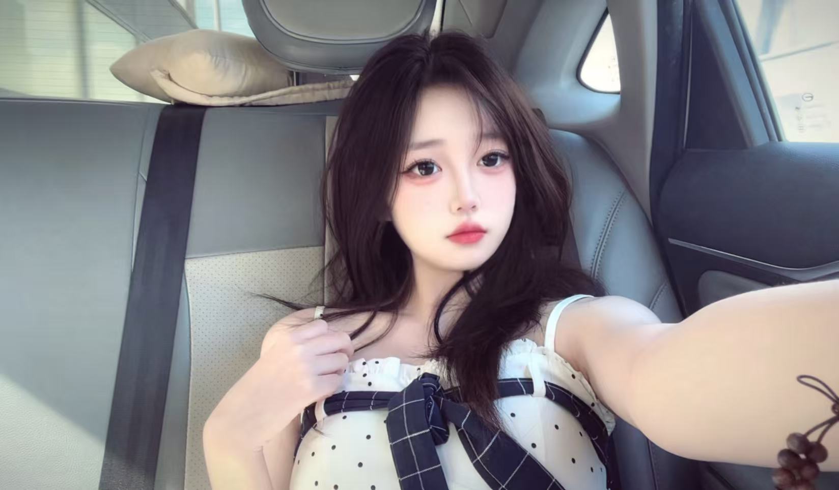 湖北女孩在广东。身材苗条。皮肤好